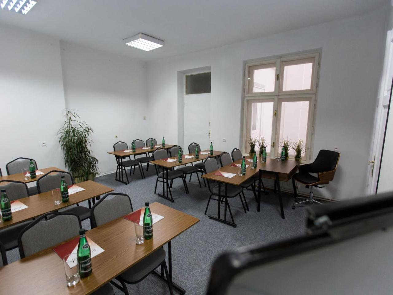 Old Town Apartments Krupnicza Krakow Luaran gambar